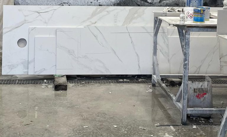 Elaborando encimera porcelánico
