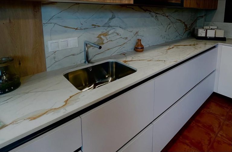 Encimera emparchado pared Dekton