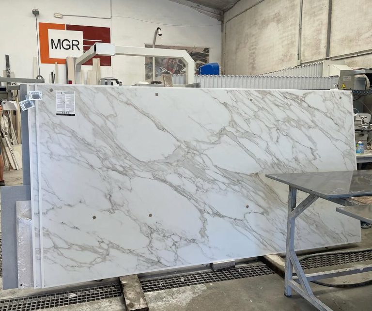 Tabla Neolith esperando elaboración